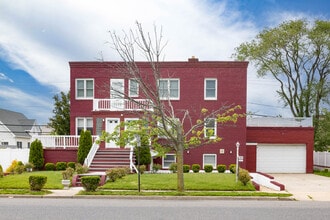 325 E Park Ave in Long Beach, NY - Building Photo - Building Photo