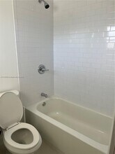 1992 NE 172nd St in North Miami Beach, FL - Building Photo - Building Photo