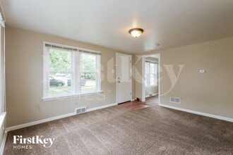 519 S Elmwood Ave in Waukegan, IL - Building Photo - Building Photo