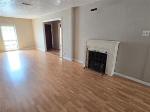 25 W Mountain Creek Dr in Grand Prairie, TX - Building Photo - Building Photo