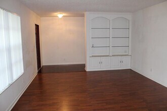 13880 Paddock Dr in Wellington, FL - Building Photo - Building Photo
