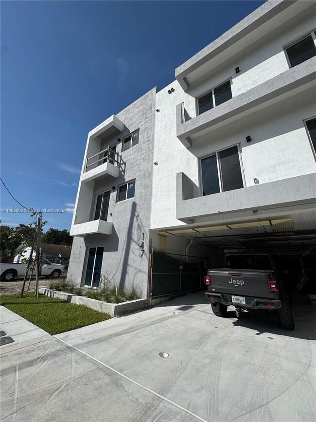 147 NW 59th St in Miami, FL - Building Photo - Building Photo