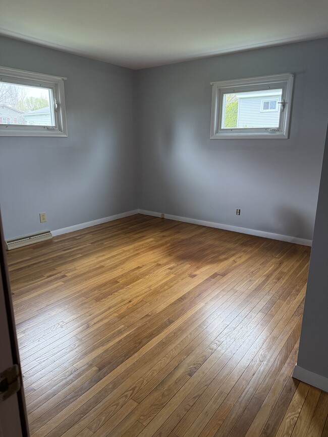 2 Sunrise Dr, Unit 2 Sunrise Drive in Oswego, NY - Building Photo - Building Photo