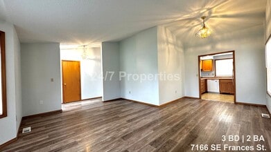 7166 SE Frances St in Hillsboro, OR - Building Photo - Building Photo
