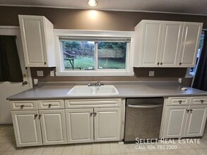 34126 George Ferguson Way in Abbotsford, BC - Building Photo - Building Photo