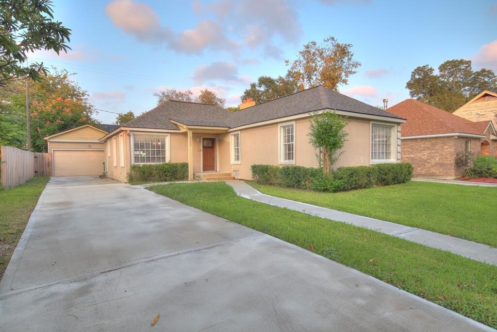 3205 Charleston St in Houston, TX - Building Photo