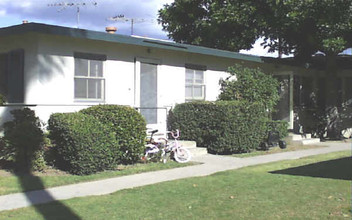 1609 N Parton St in Santa Ana, CA - Building Photo - Building Photo