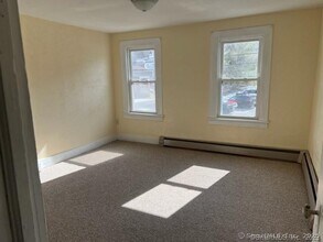 131 Willow St in Winchester, CT - Building Photo - Building Photo