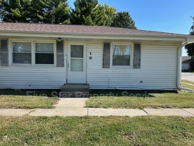 property at 404 E Madison St