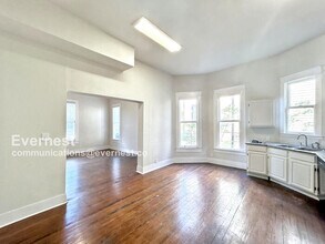410 E Carson St in San Antonio, TX - Building Photo - Building Photo