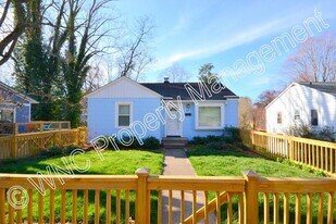 17 Morris St in Asheville, NC - Building Photo