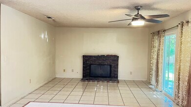 984 N Teakwood Ave in Rialto, CA - Building Photo - Building Photo