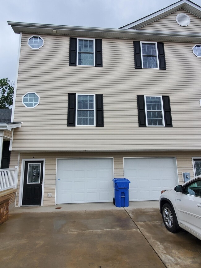property at 9 Kimberley St