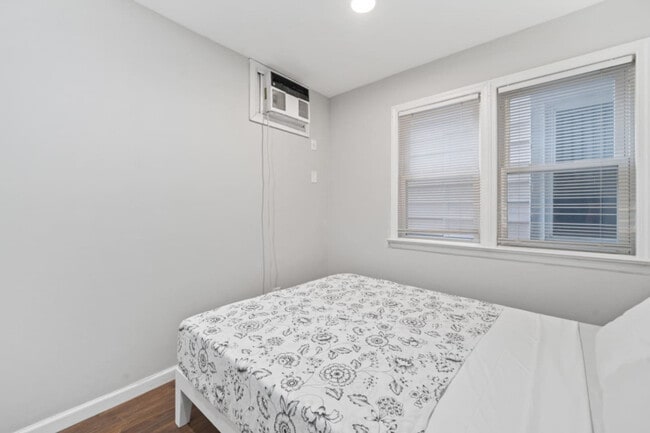 35 W 50th St in Bayonne, NJ - Building Photo - Building Photo
