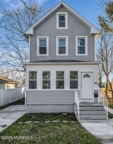 253 South St in Red Bank, NJ - Building Photo