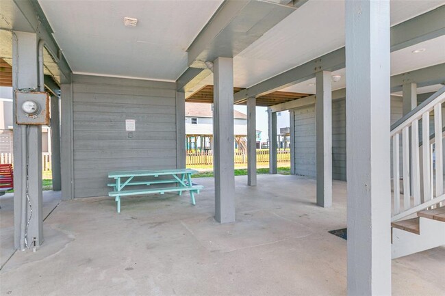 17615 Termini-San Luis Pass Rd in Galveston, TX - Building Photo - Building Photo