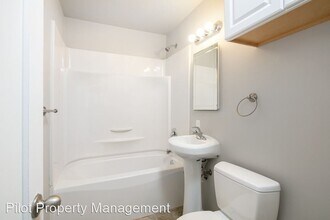 717 3rd Ave N in Seattle, WA - Building Photo - Building Photo