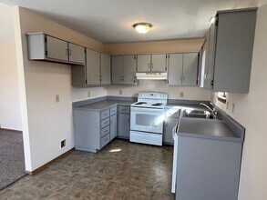 5471 S Jefferson Ave in Springfield, MO - Building Photo - Building Photo