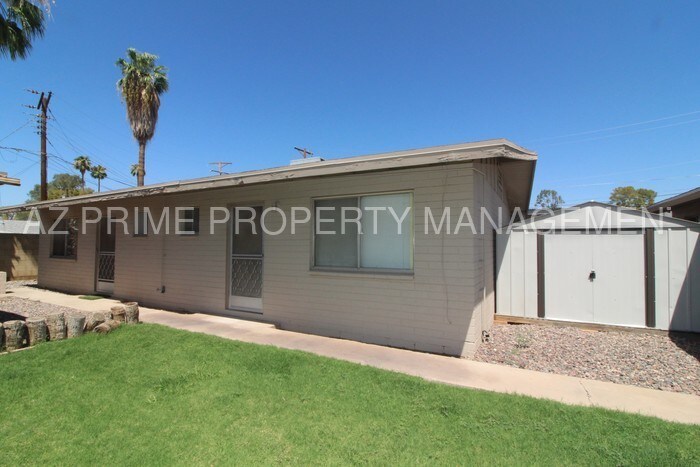 2012 S Granada Dr-Unit -H in Tempe, AZ - Building Photo