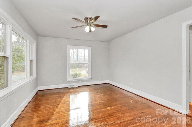 1415 Springwood Ln in Charlotte, NC - Foto de edificio - Building Photo