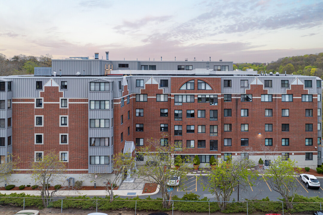 Montvale Condominiums in Stoneham, MA - Building Photo