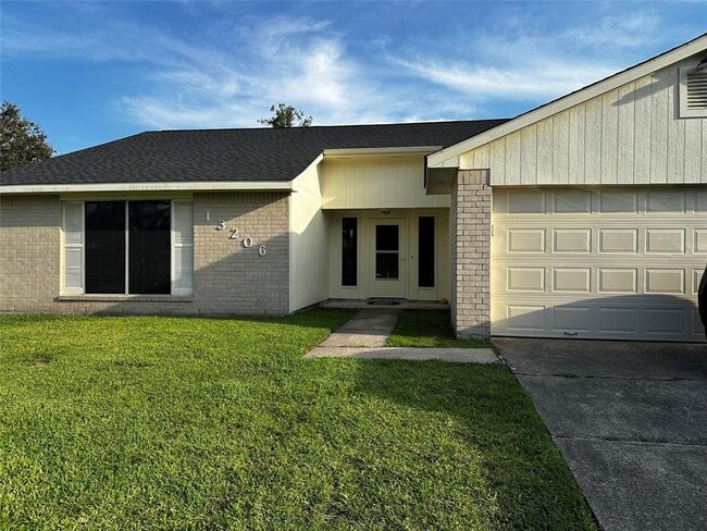 property at 13206 S Thorntree Dr