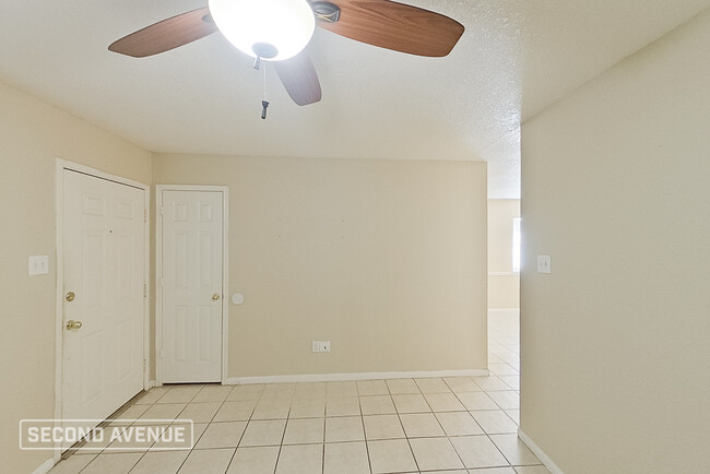 1835 Wren Dr in League City, TX - Building Photo - Building Photo