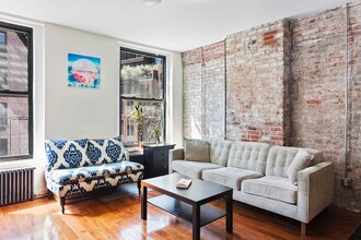 661 Washington St in New York, NY - Building Photo - Interior Photo