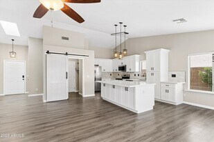 17857 N 85th Ln in Peoria, AZ - Building Photo