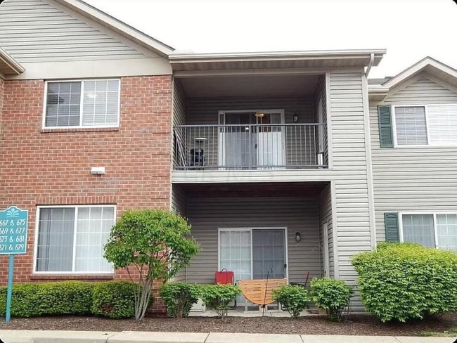 681 Spring Valley Dr in Lewis Center, OH - Building Photo - Building Photo