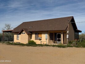 1328 E Maddock Rd in Phoenix, AZ - Building Photo