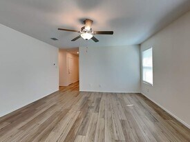 10551 Sewell Cir in Dallas, TX - Building Photo