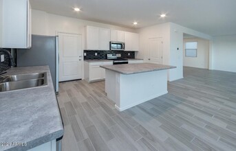 7251 N 125th Dr in Glendale, AZ - Building Photo - Building Photo