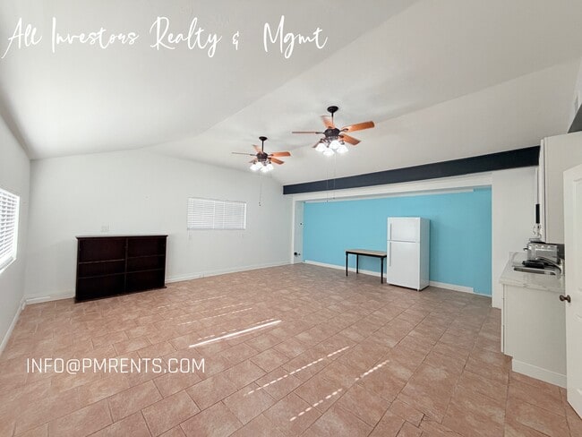 420 Hutchison St in Vista, CA - Building Photo - Building Photo