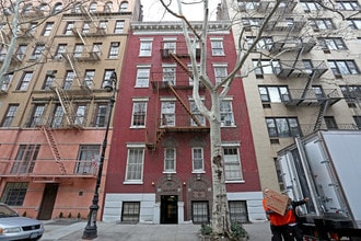 51 Morton St in New York, NY - Building Photo - Building Photo