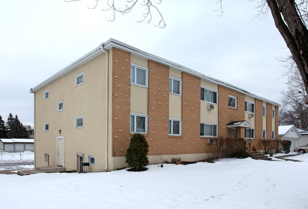 5240 Drew Ave N in Brooklyn Center, MN - Building Photo