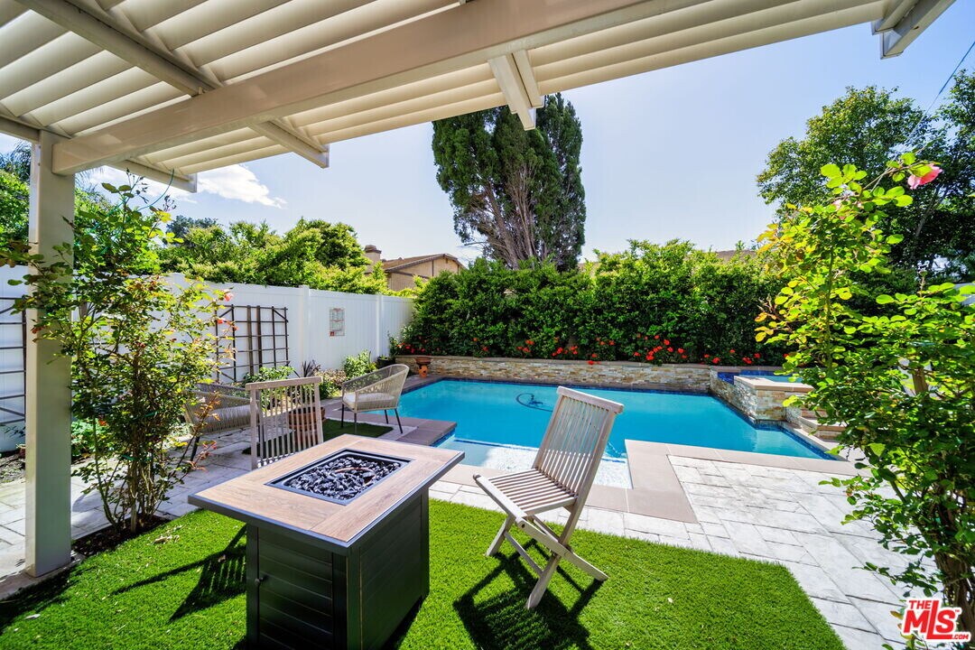25685 Lupita Dr in Santa Clarita, CA - Building Photo