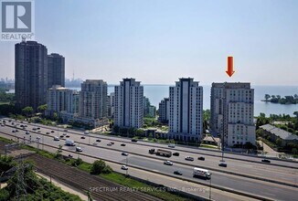 2111 Lake Shore Blvd W in Toronto, ON - Building Photo - Building Photo