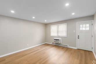 319 Columbia Ave in Stratford, NJ - Building Photo - Building Photo