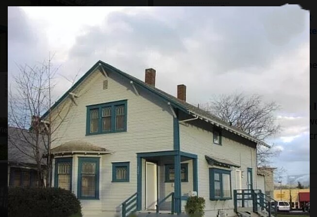 2000 Iron St in Bellingham, WA - Foto de edificio