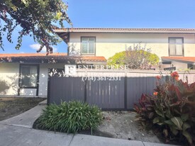 2161 Poppy Dr in Tustin, CA - Building Photo