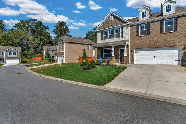 233 Marathon Ln in Candler, NC - Building Photo - Building Photo