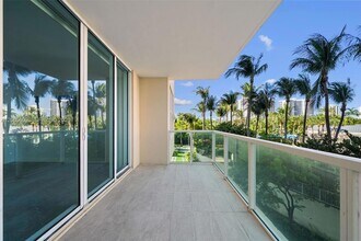 3340 NE 190th St, Unit 403 in Aventura, FL - Foto de edificio - Building Photo