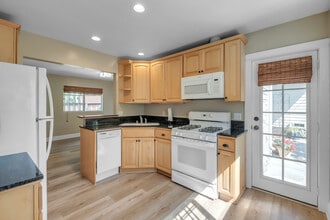 715-712 Ocean View Ave in Monrovia, CA - Building Photo - Building Photo