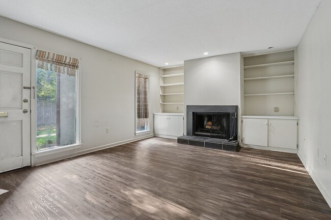 2124 Stonehenge Ave in Baton Rouge, LA - Building Photo - Building Photo