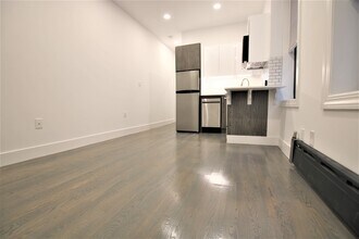 25 Phillips St, Unit 2 in Boston, MA - Building Photo - Building Photo