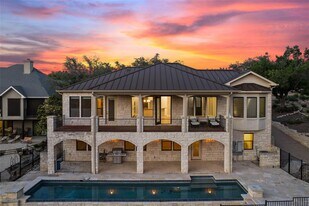 17813 Kingfisher Ridge Dr in Lago Vista, TX - Building Photo