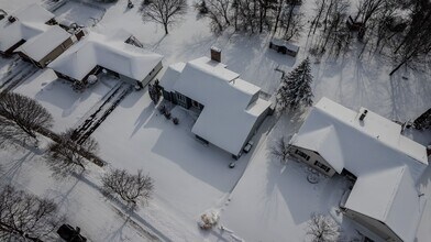 2630 Glencairin Dr NW in Grand Rapids, MI - Building Photo - Building Photo