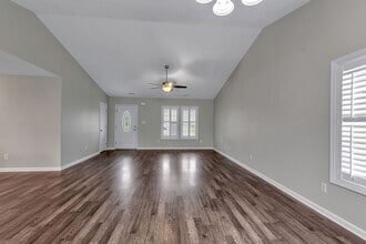 202 Cottage Ln in Richlands, NC - Building Photo - Building Photo