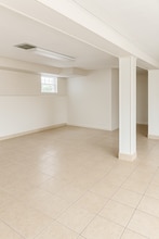 5724 W Henderson St, Unit 2A in Chicago, IL - Foto de edificio - Building Photo